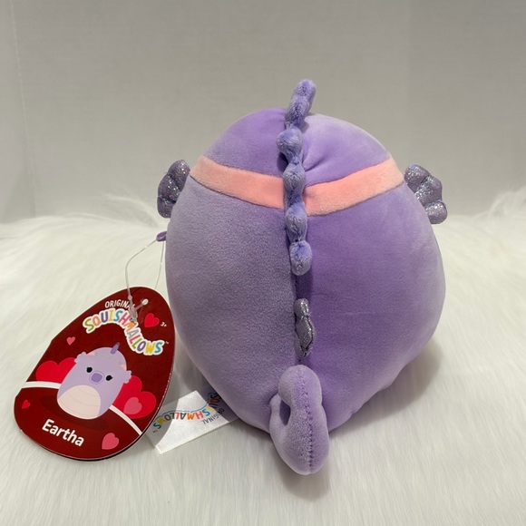 Eartha - Picture 2 of 8